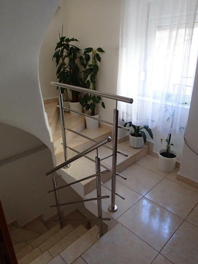 Apartments Violeta Бетина Екстер'єр фото
